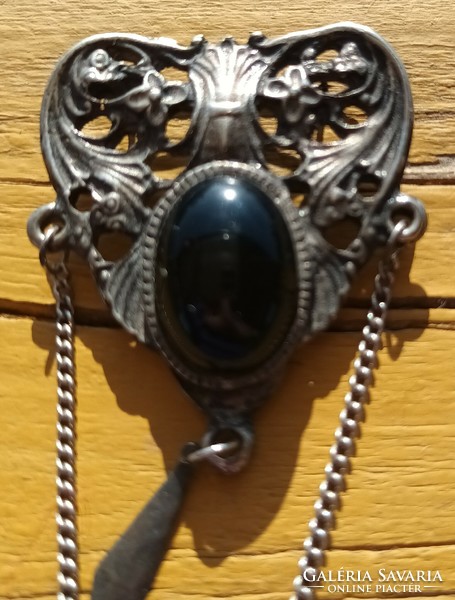 Heart-shaped large black stone pendant / adornment