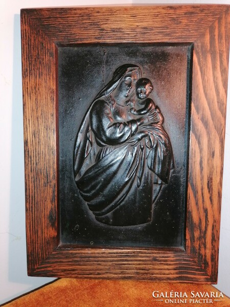 Bronze casting, Mary with baby Jesus