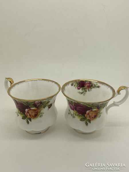 English porcelain cups royal albert old country roses 7cm crack on the side