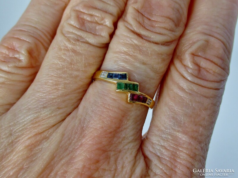 Beautiful 18kt gold ring with ruby, emerald, sapphire and diamond stones