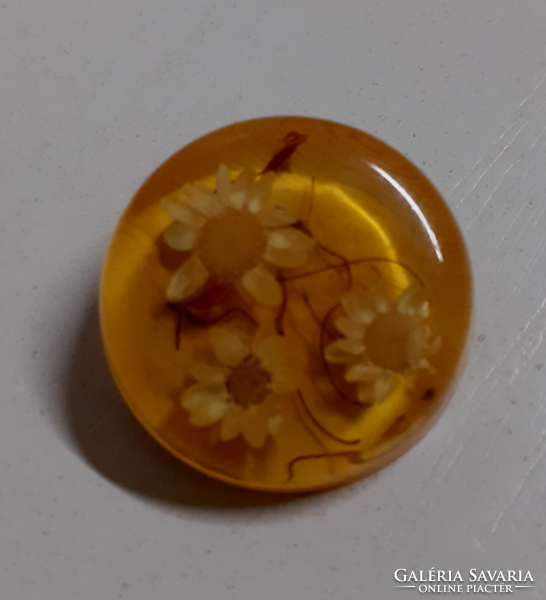 Retro beautiful condition resin flower brooch pin with safety pin