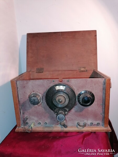 Antique 3-tube amateur radio