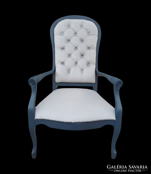 Provence vintage armchair with stitched back