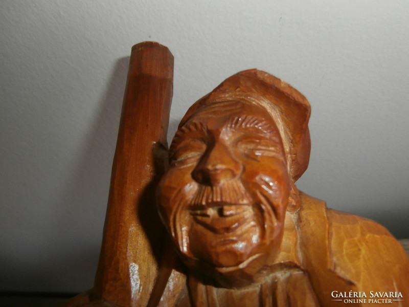 Carved wooden statue - cheerful drunk man 32cm