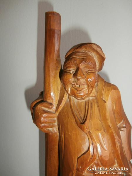 Faragott fa szobor-Vidám részeg ember  32cm