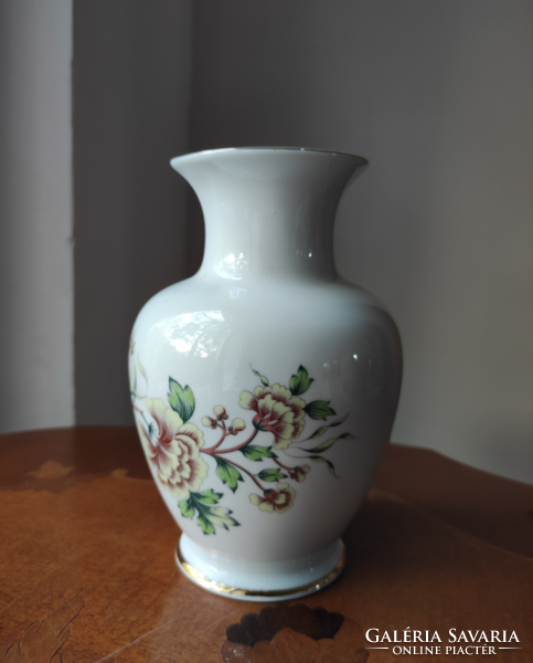 Classic bell-shaped vase with yellow flowers from Hölloháza porcelain