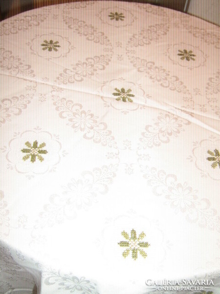 Dreamy embroidered round damask tablecloth with lacy edges