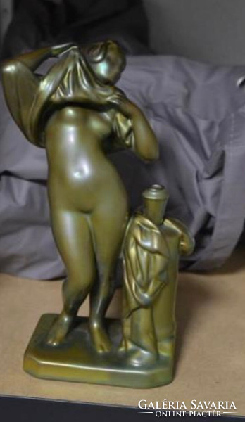 Zsolnay eozin női figura szobor akt korsóval vázával antik.