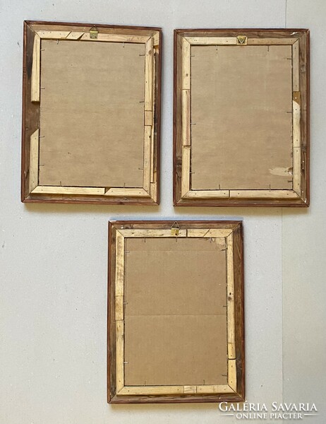 3 empty frames identical picture frames with a white stripe inside with a useful size of 21.5 X 30