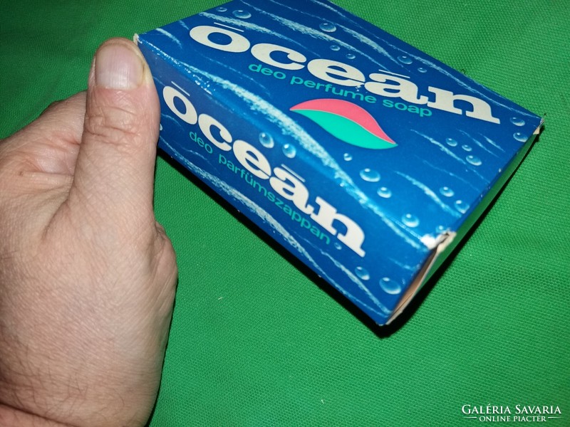 Retro 150-gram packaged ocean toilet soap with an intense scent, according to the pictures