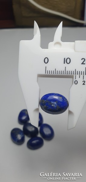 93 carats of lapis lazuli. With certification.