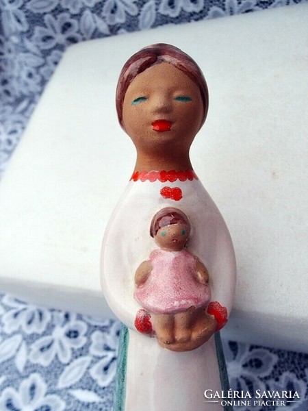 Anya gyermekével - jelzett Iparművészeti  szobor