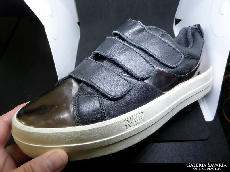 Napapijri (eredeti) 40 -es UK7 -es BTH: 25,5 cm női luxus vajpuha cipő