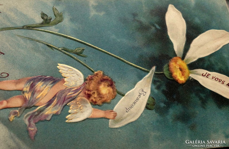 Antik dombornyomott  litho üdvözlő képeslap margarétával Szeret-Nem Szeretet játszó angyalka