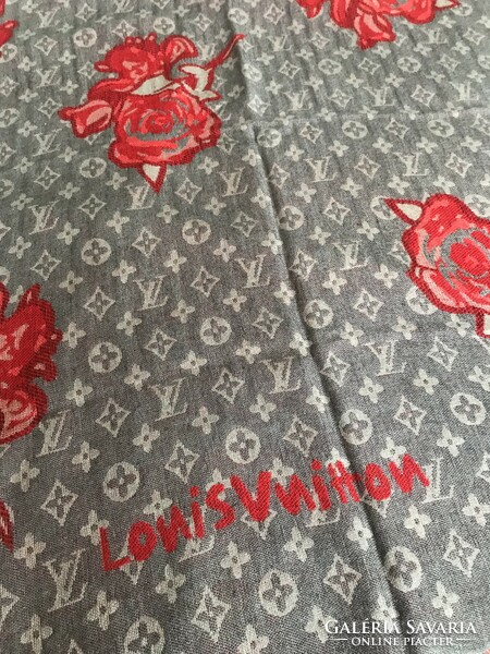 Louis Vuitton sàl rózsa mintával, Stephen Sprouse dizájn 2008-ból