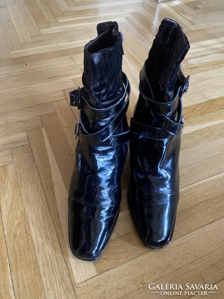 Italian lacquer/velour combined casual boots, European size 38, very comfortable.