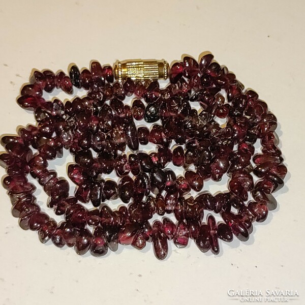Garnet necklace with screw lock 47cm