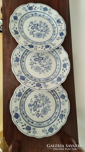 3 Old Zsolnay cake plates {p5}