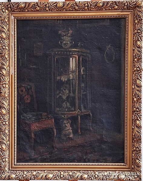 The work of an unknown artist: display case and its keeper
