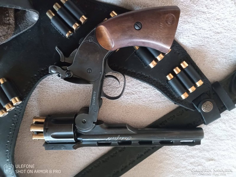 The airgun version of Schofield's (wyatt earp) legendary revolver with a unique drawn barrel