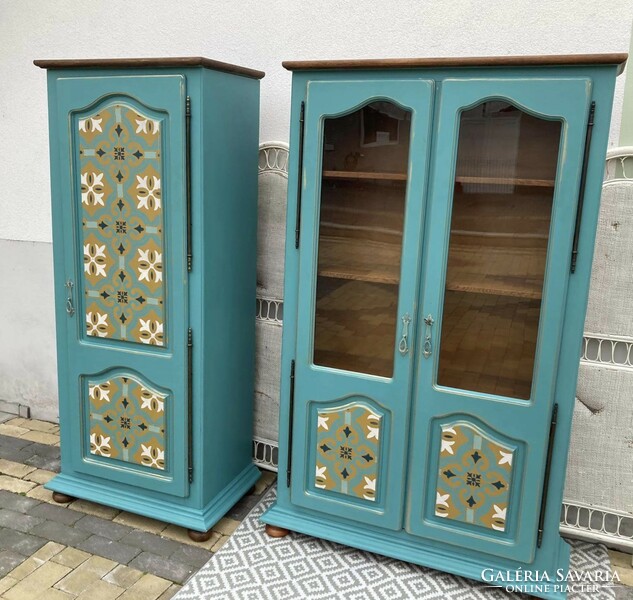 Moroccan-inspired one-door, hanging cabinet