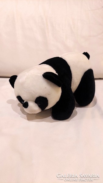 Kínai ajándéktárgy, közkedvelt Panda plüss figura, 26 cm