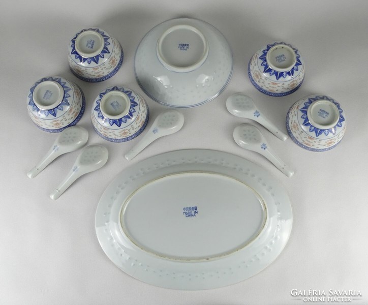 1P192 Chinese porcelain tableware with a blue and white dragon pattern