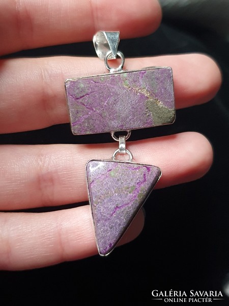 CSODASZÉP  ezüst medál csiszolt purpurit kővel Indonéziából