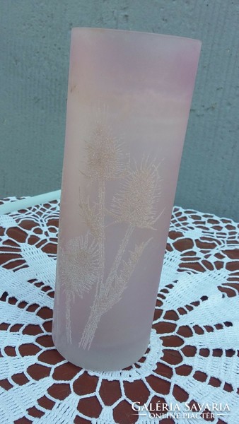 Rózsaszín üveg váza bogáncs mintával