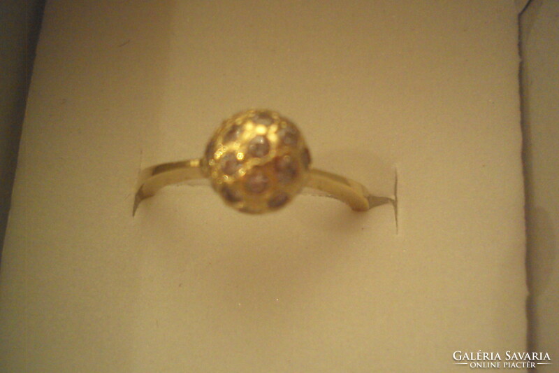 14 carat gold ring with grid spherical head, polished zirconia stones.