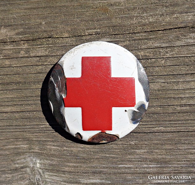 Old enamel red cross badge