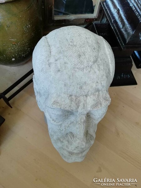 Szoborfej kőből, faragott mészkő szoborfej ismeretlen alkotó, 20. század elejei, nagy méretű fej