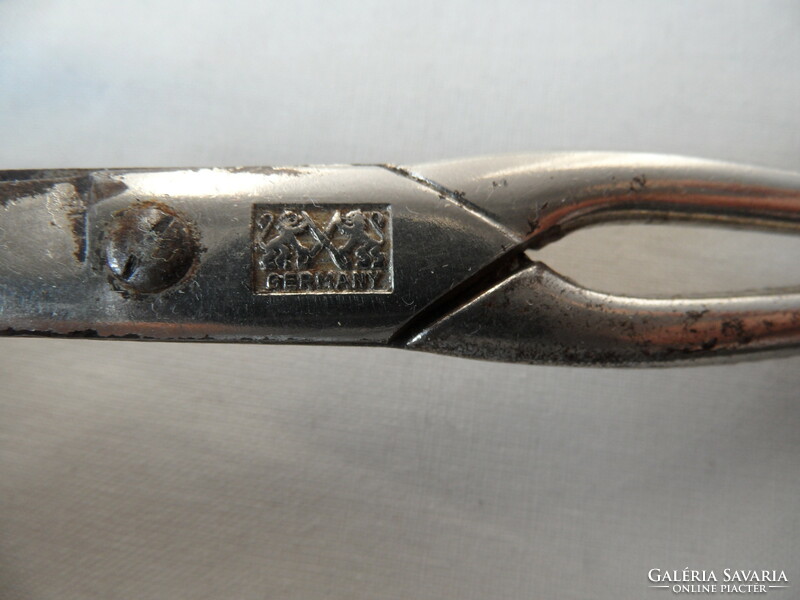 Older marked metal scissors