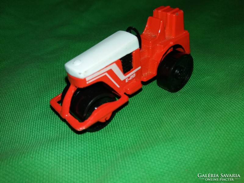 Retro metal yatming road roller metal toy small car in good condition according to the pictures