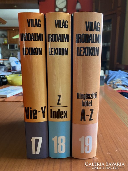 Világirodalmi Lexikon 19 kötet Akadémia Kiadó 1970.
