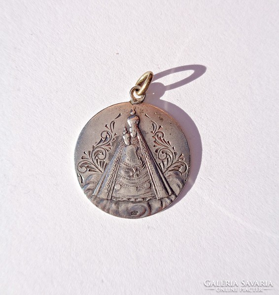 Régi Mariazell vallási témájú ezüst medál