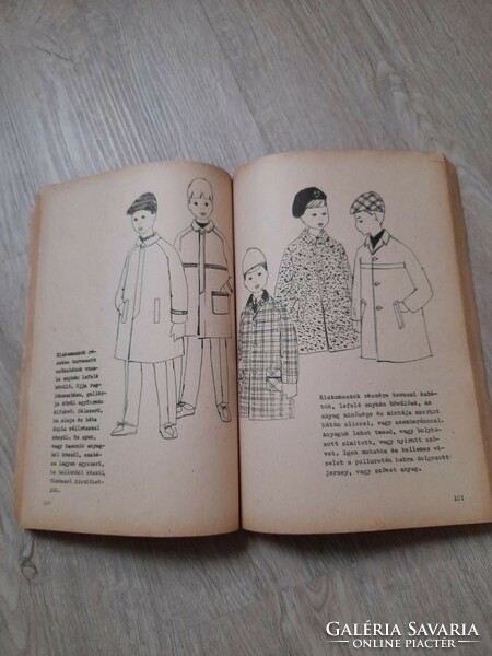 Five fashion trends, fashion-textile publication 1966.