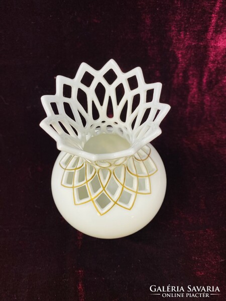 Csodás áttört Herendi Illés Irén tervezte "gyöngyvirág" aranyozott porcelán váza