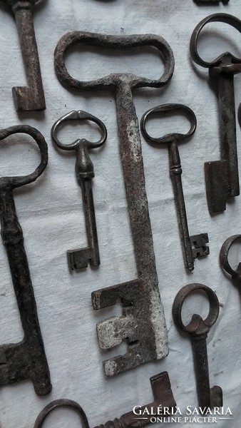 Wrought iron key collection 17 pcs