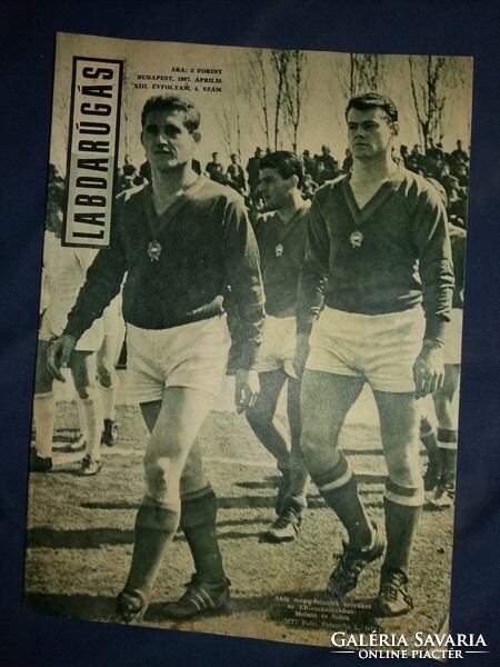 1967.április LABDARÚGÁS magyar labdarúgó újság magazin a képek szerint