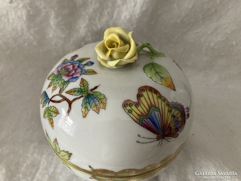 Nagyméretű Herendi porcelán bonbonier / viktória mintás dekorral, rózsafogóval