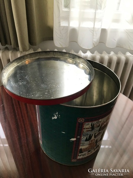 Christmas metal storage box with lid. In found condition. From Austria. Size: 28 x 25 cm