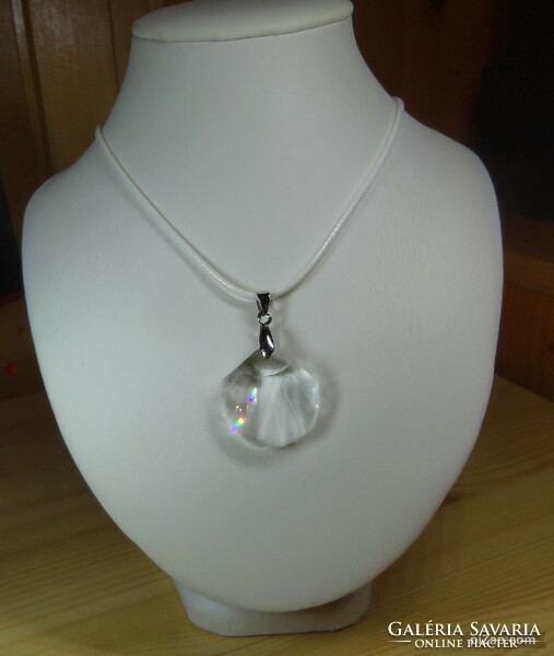 Swarovski crystal shell-shaped translucent pendant with necklace.