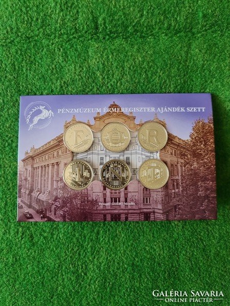 2021 75 Years of the Forint Money Museum coin register gift set in unc condition