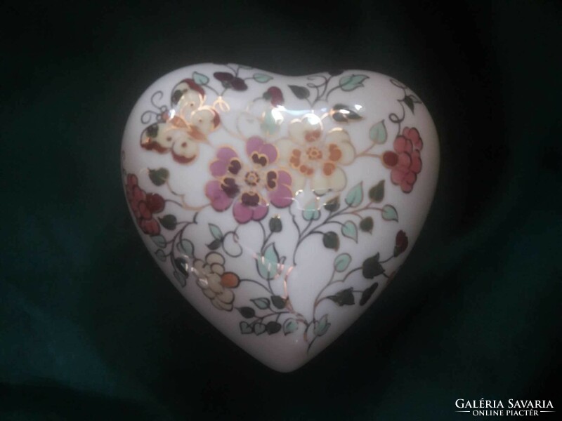 Zsolnay pillangós, nagy, szív alakú, porcelán bonbonier