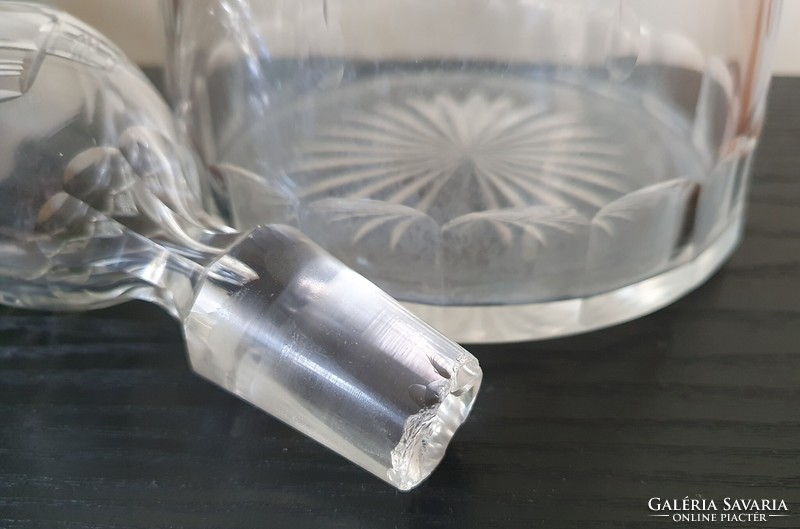 Régi antik üveg palack üvegdugóval likőrös