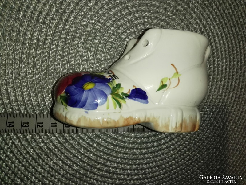 Porcelain hand-painted small shoes.