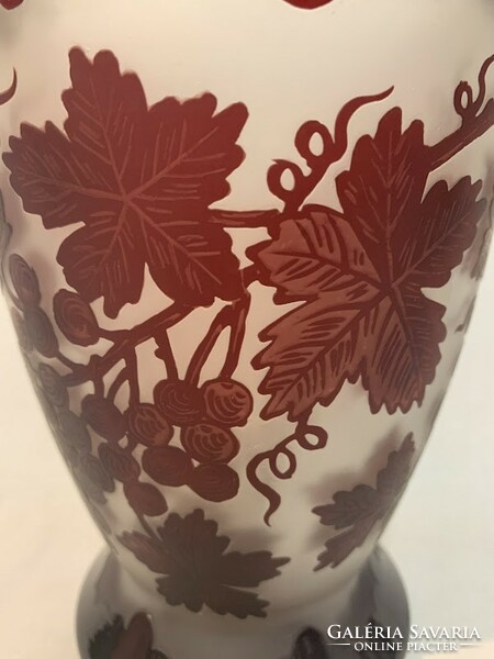 Rubinüveg váza szőlő mintával, 1900 körül - 01718