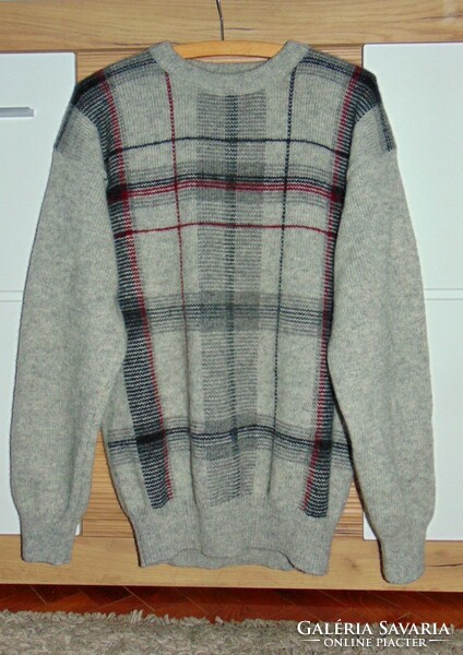 70% Wool men's sweater size l