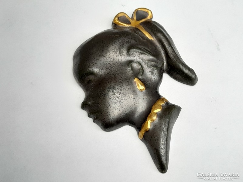 Marked wall ceramic head ornament